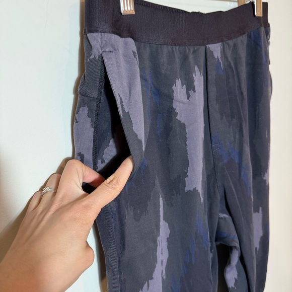 lululemon athletica Robert Geller collaboration Black Sweatpants Joggers - Picture 8 of 14